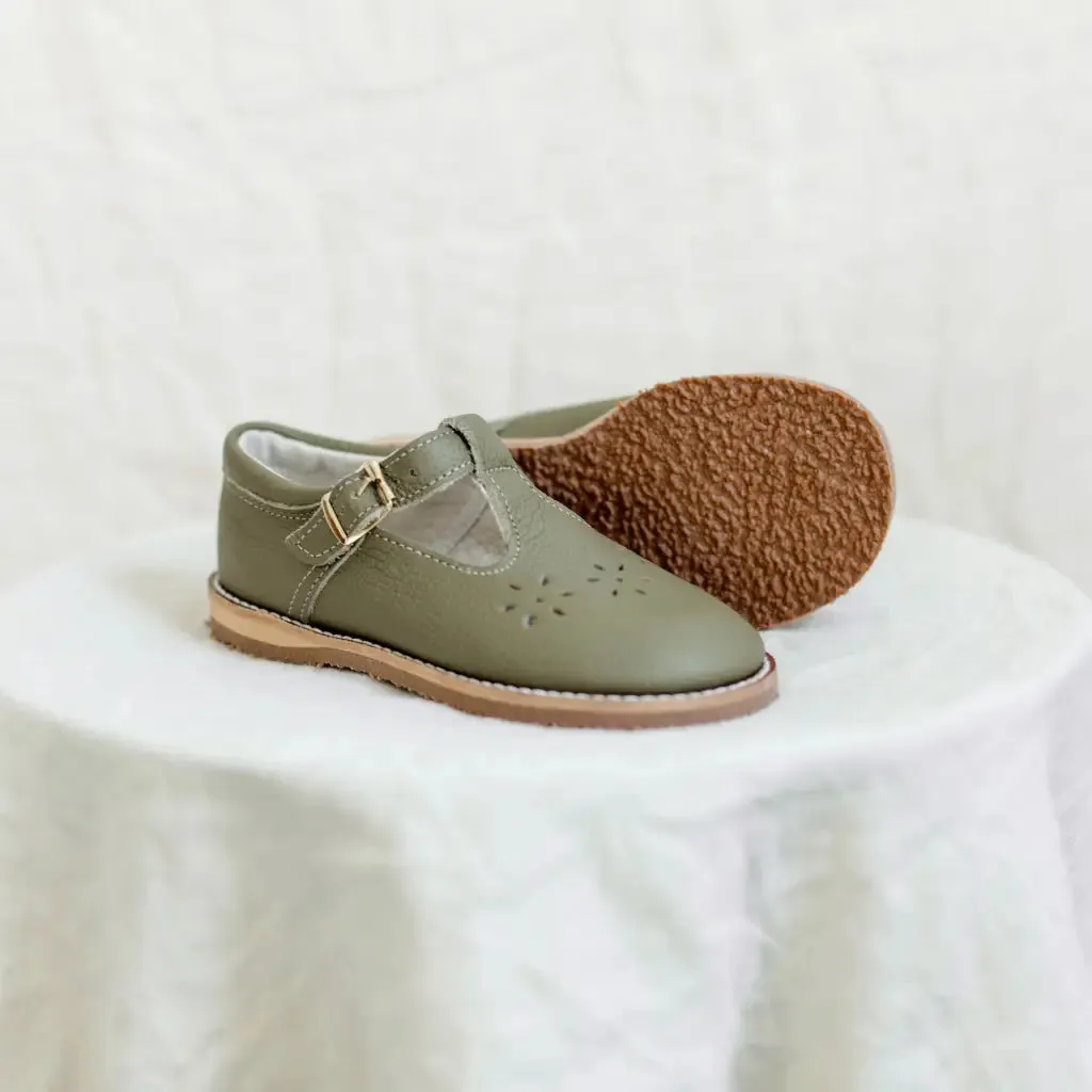 Flora T-Strap | Pine